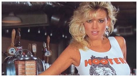 lynne austin now|I’m the original ‘Hooters girl’ from 1983 — and the thrill never gets。